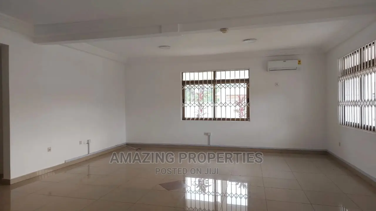 5bdrm House in Dzorwulu for rent