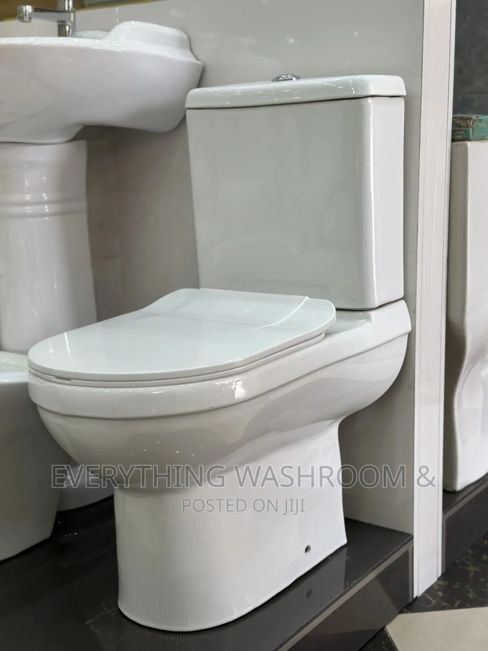 Twyford Water ClosetClose Couple WcBritish WcSlim Tank WC in Accra