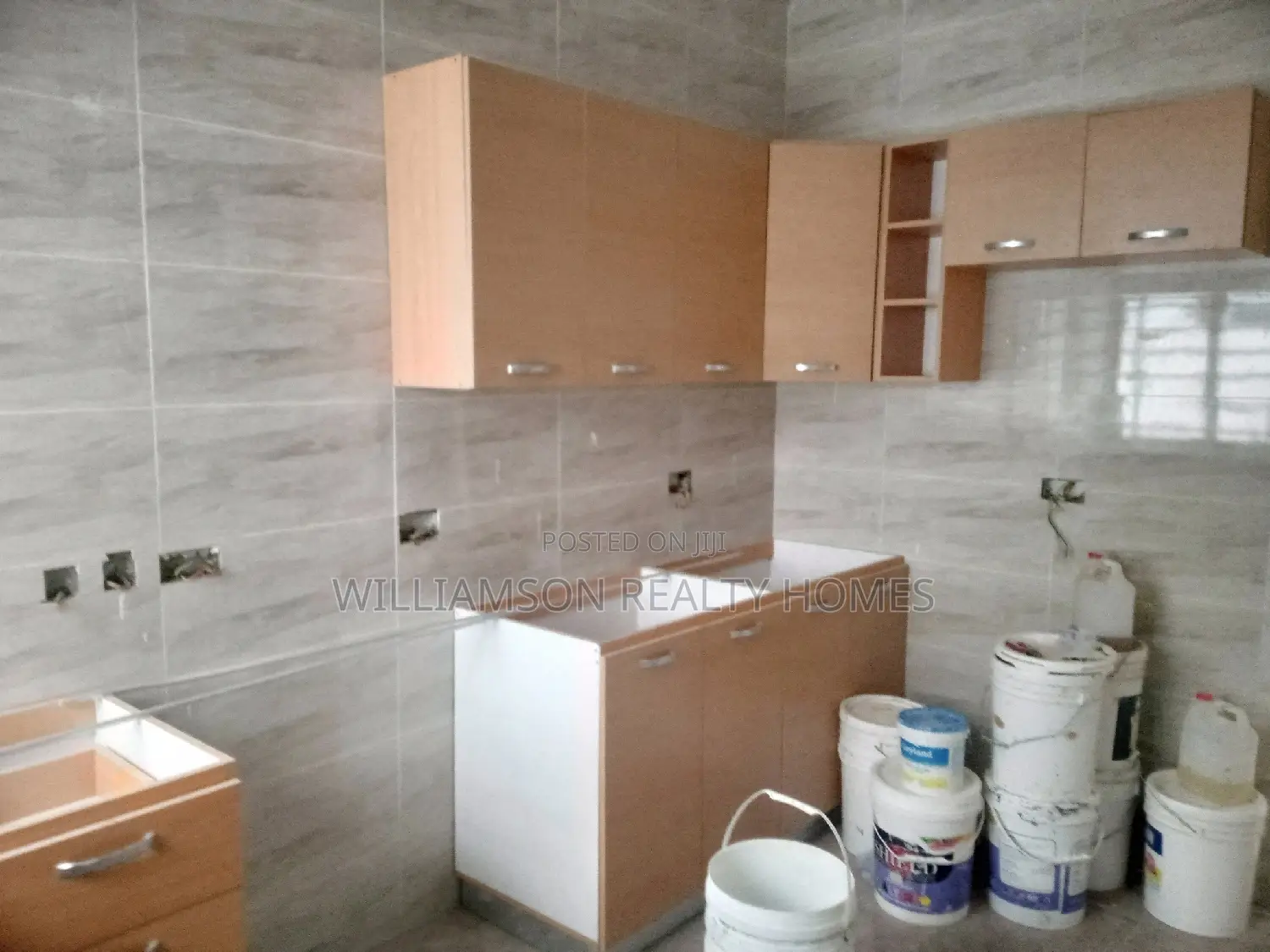 3bdrm House in Hfc Estate, Spintex for sale