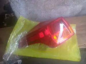 Toyota RAV4 2015 2017 Back Tail Light