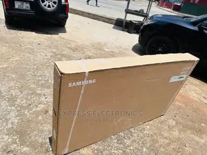 Samsung UHD 55”Au7022 Voice Assistant Glossy Screen