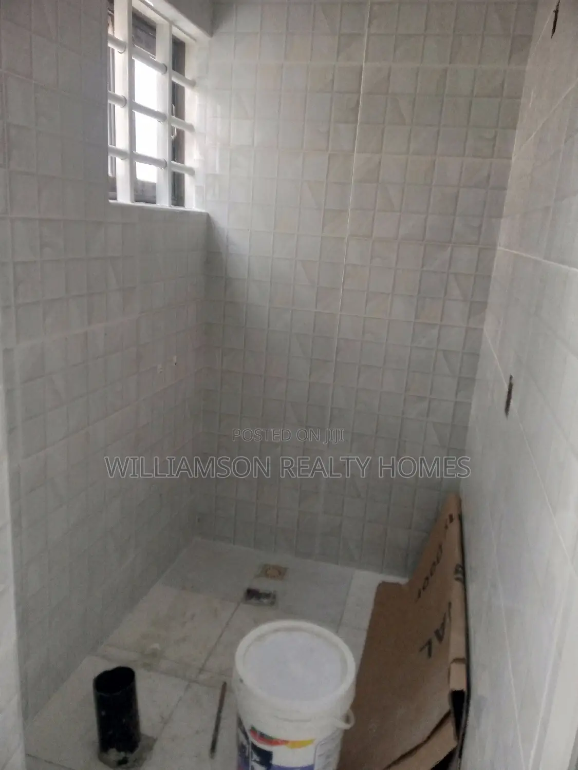 3bdrm House in Hfc Estate, Spintex for sale