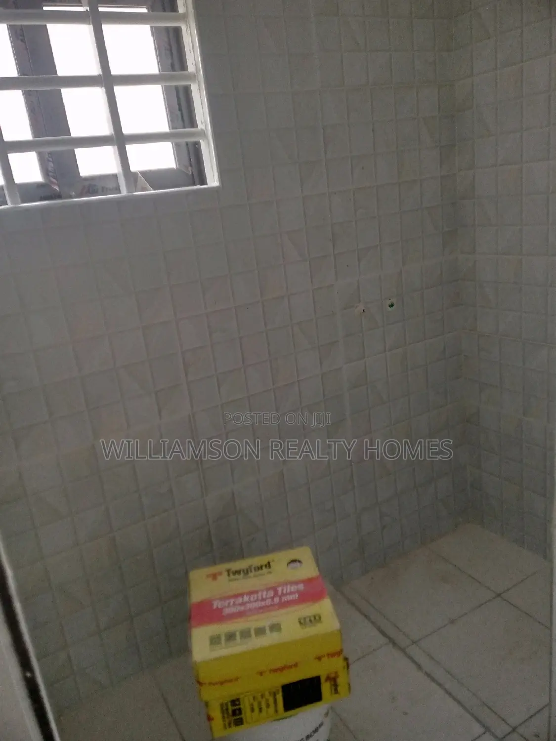 3bdrm House in Hfc Estate, Spintex for sale