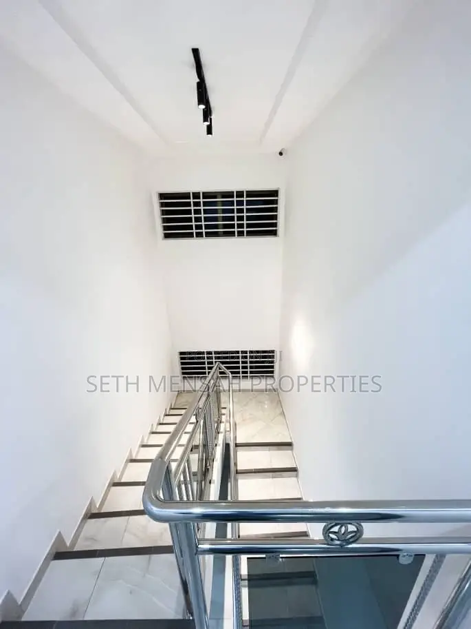 4bdrm House in Ashomang Estate for sale