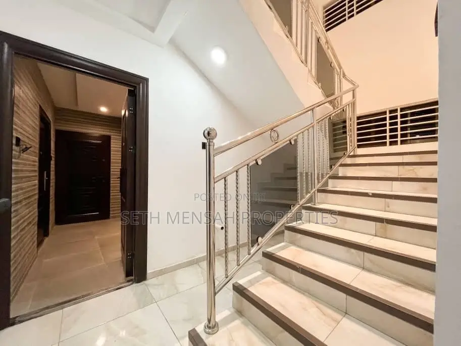 4bdrm House in Ashomang Estate for sale