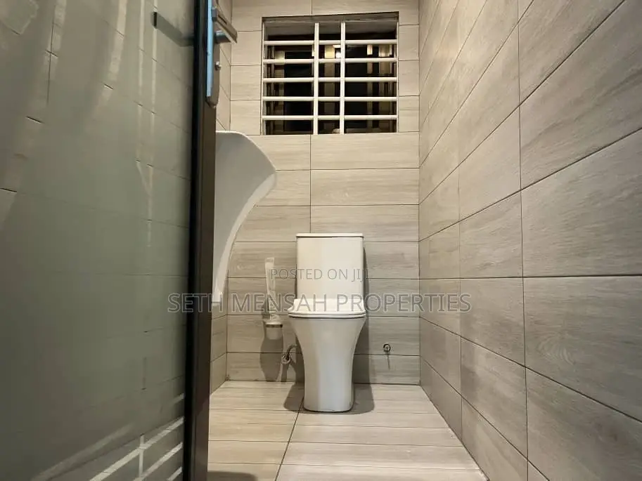 4bdrm House in Ashomang Estate for sale