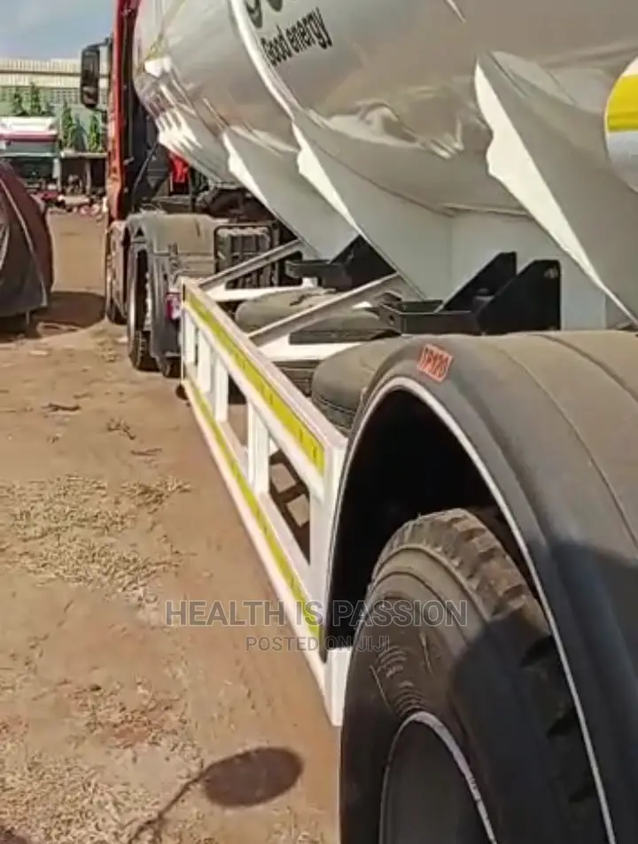 Major Dealer of New Fuel Gas Tankers, Trailers, No Head