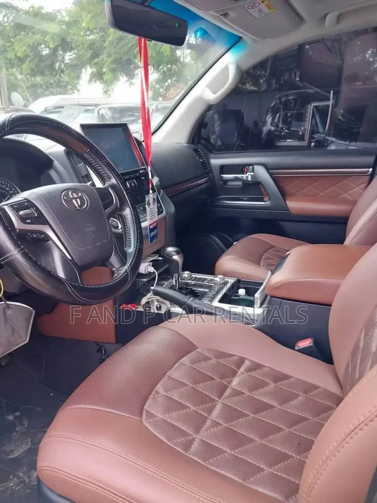 Car for Rent Land Cruiser V8 for Rentals