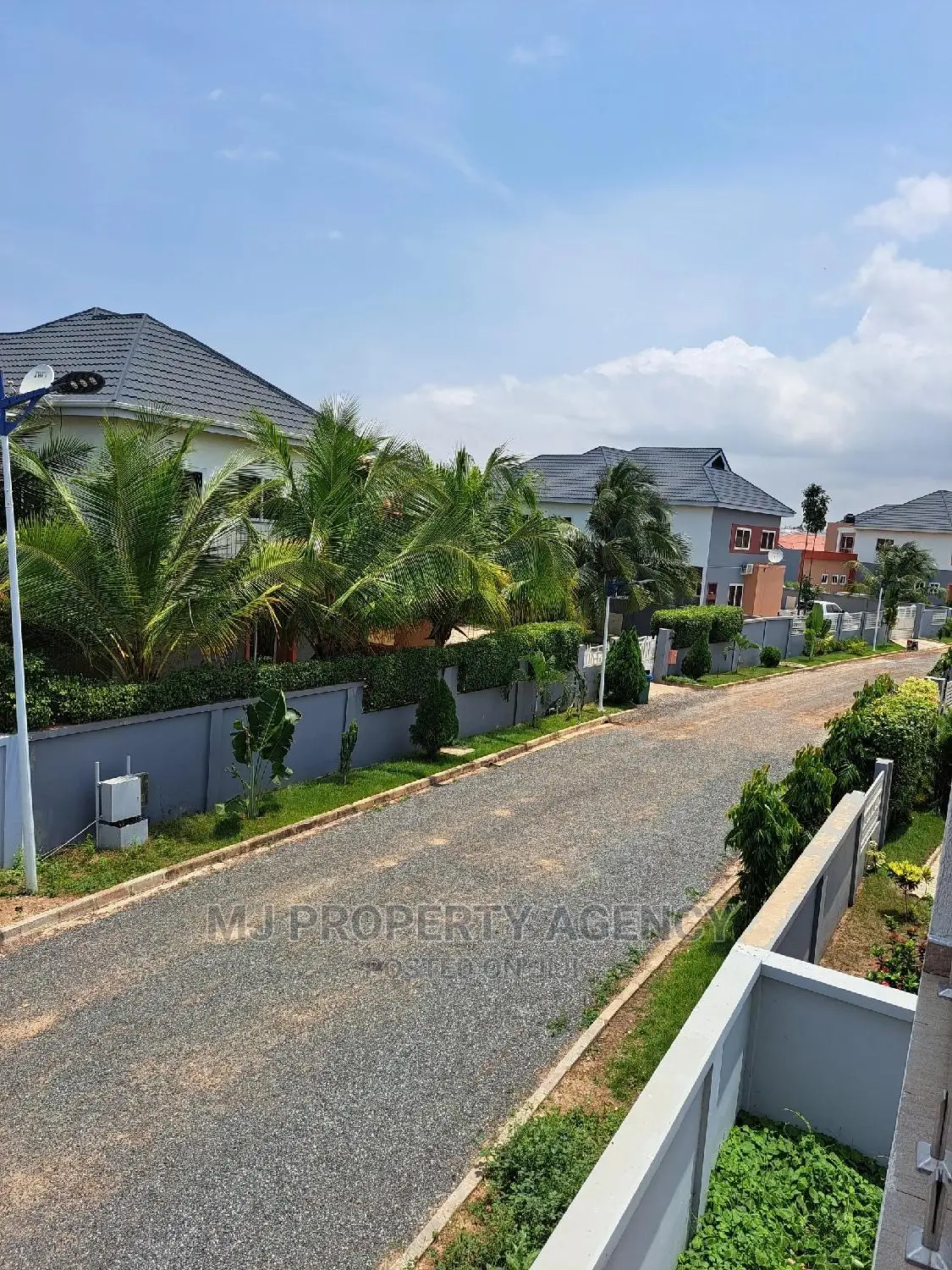 5bdrm House in Devtraco, Tema Metropolitan for sale
