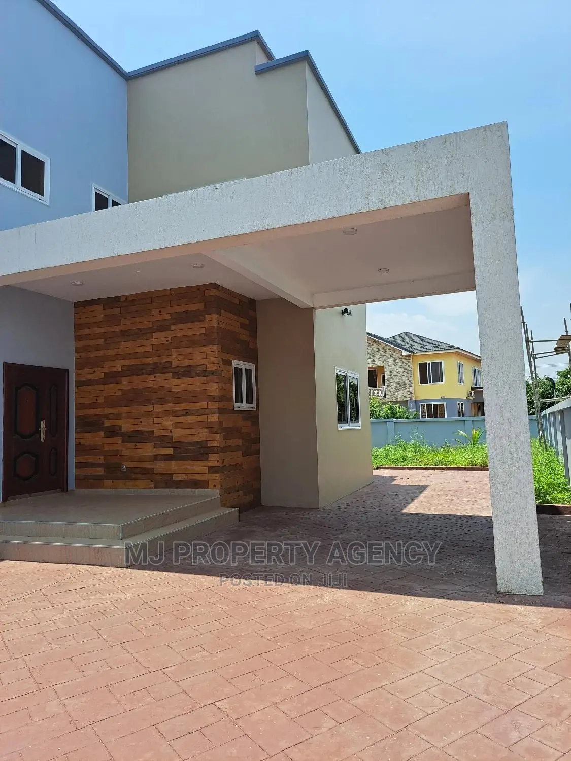 5bdrm House in Devtraco, Tema Metropolitan for sale