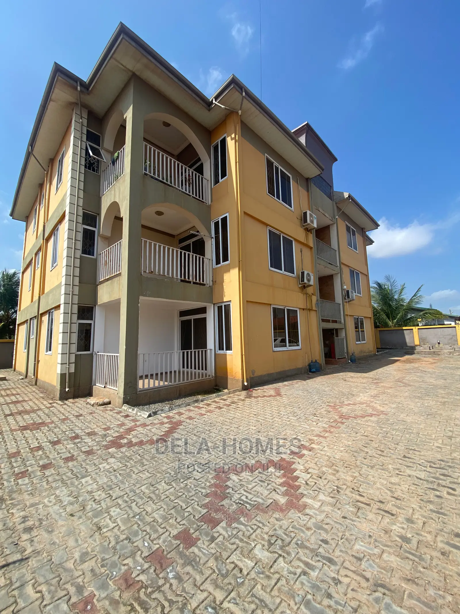 3bdrm Apartment in Ashaley Botwe for rent