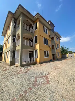 3bdrm Apartment in Ashaley Botwe for rent