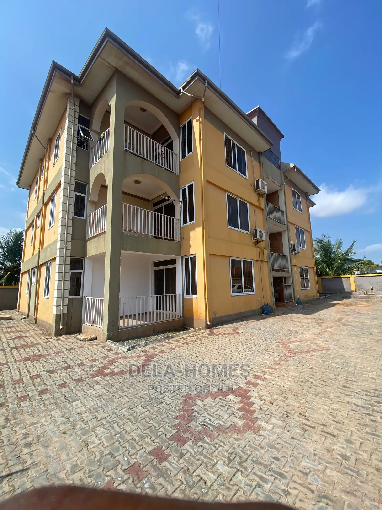 3bdrm Apartment in Ashaley Botwe for rent