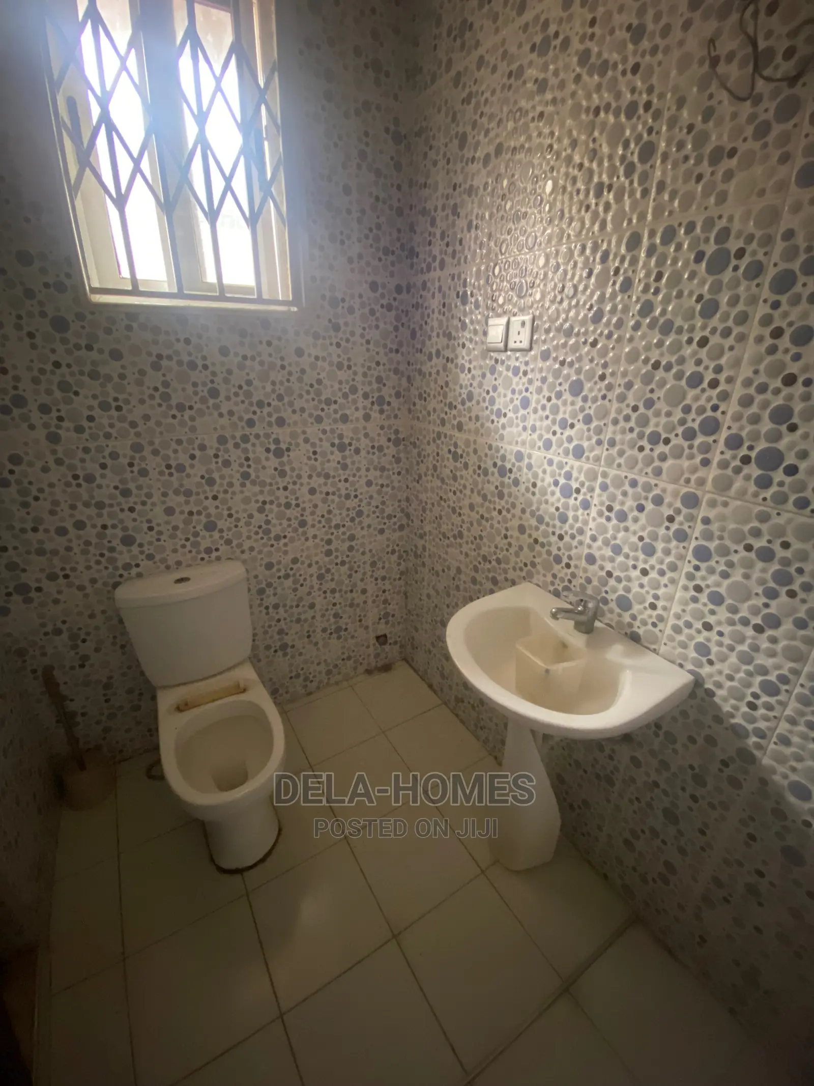 3bdrm Apartment in Ashaley Botwe for rent