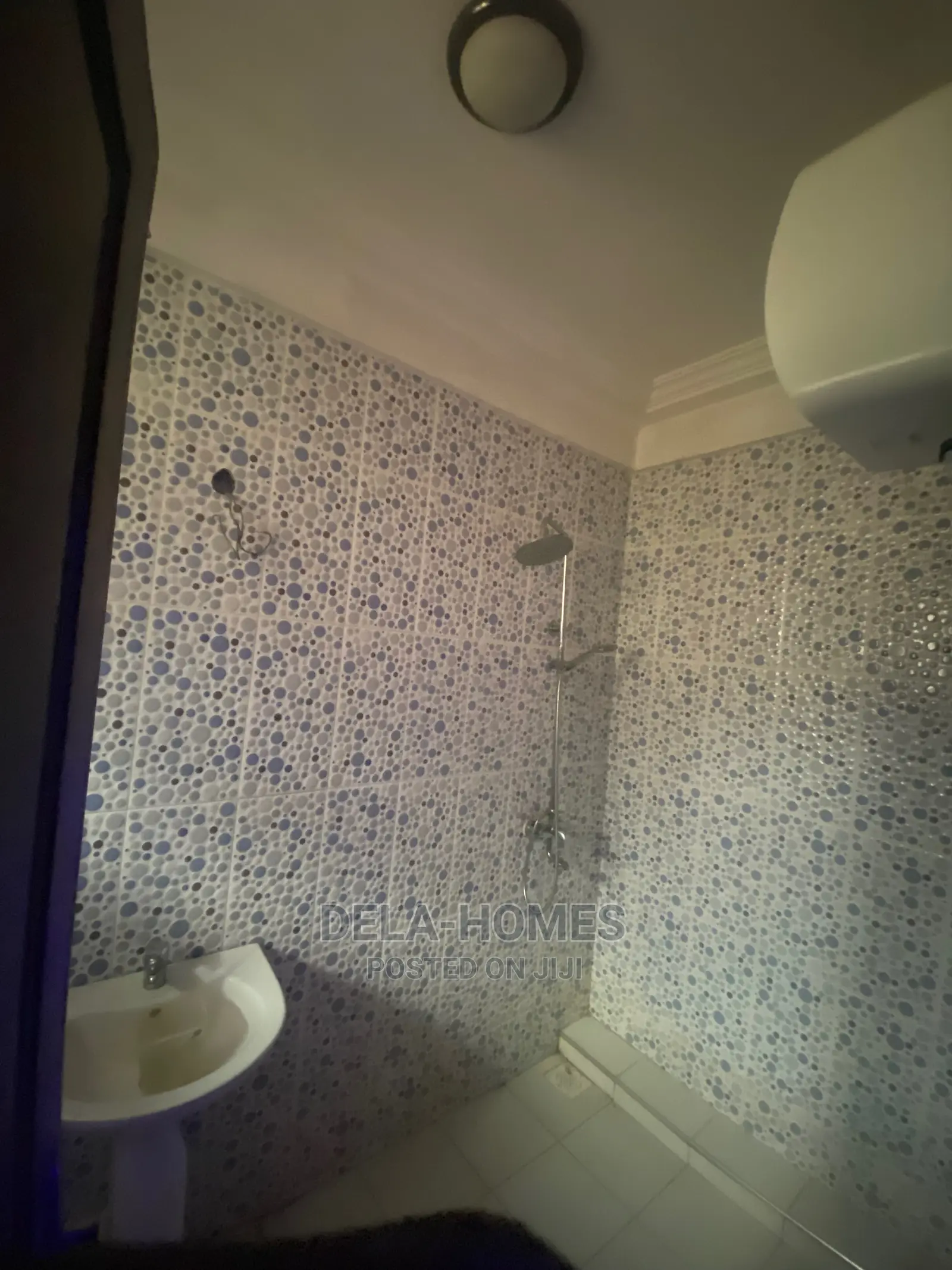 3bdrm Apartment in Ashaley Botwe for rent