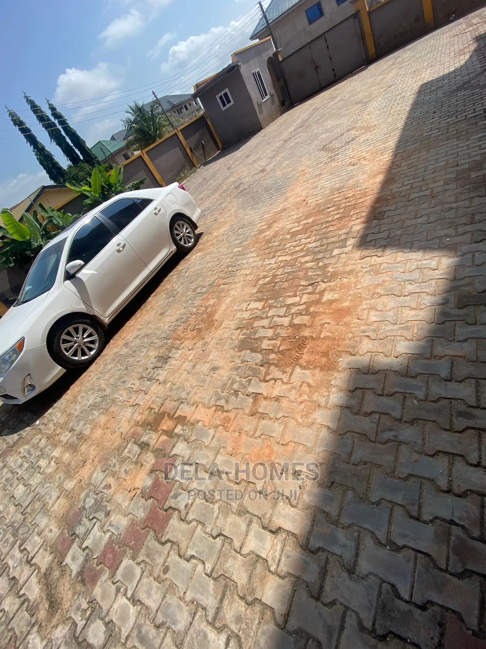 3bdrm Apartment in Ashaley Botwe for rent