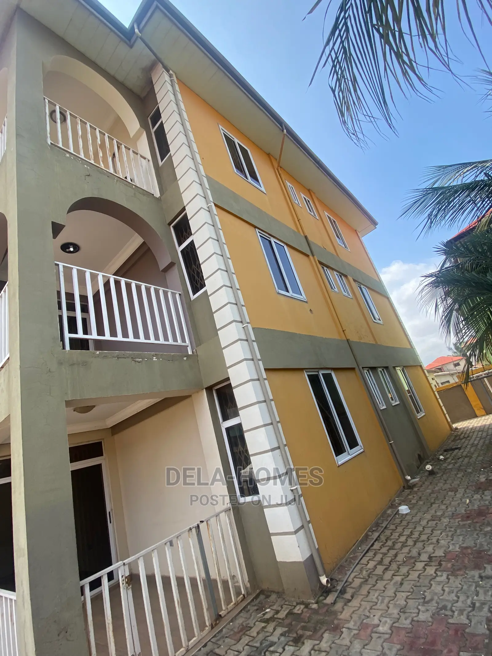 3bdrm Apartment in Ashaley Botwe for rent