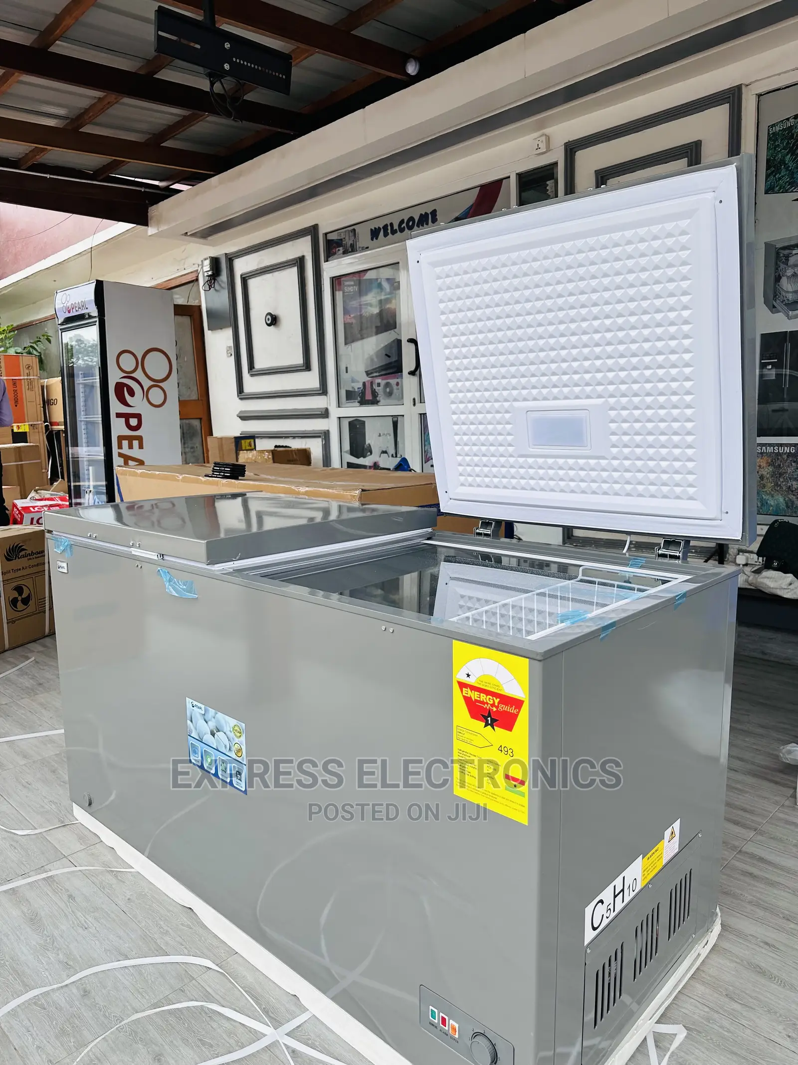 Quality PCF —550 Chest Freezer Double Door Pearl 400l