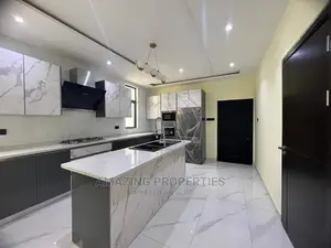 5bdrm House in Airport Residential Area for sale