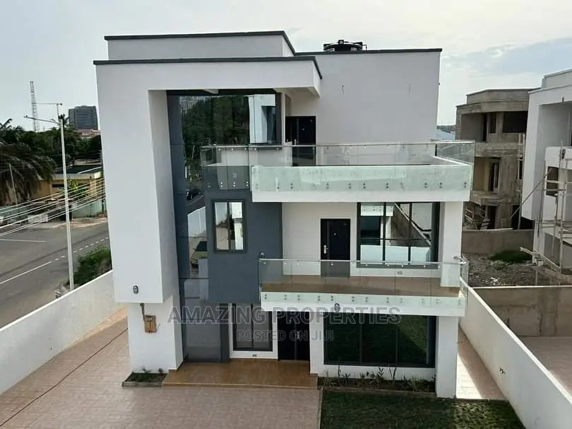 5bdrm House in Airport Residential Area for sale
