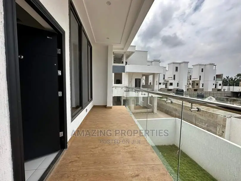 5bdrm House in Airport Residential Area for sale
