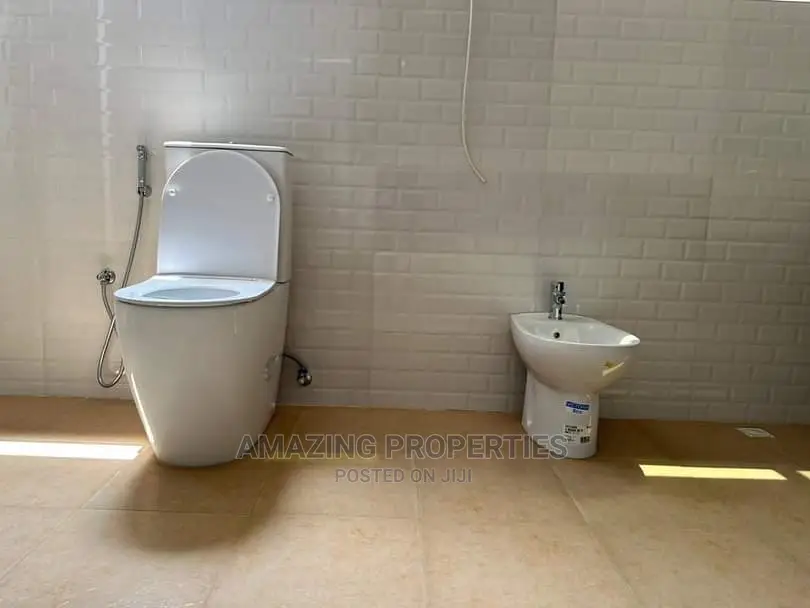 5bdrm House in Airport Residential Area for sale