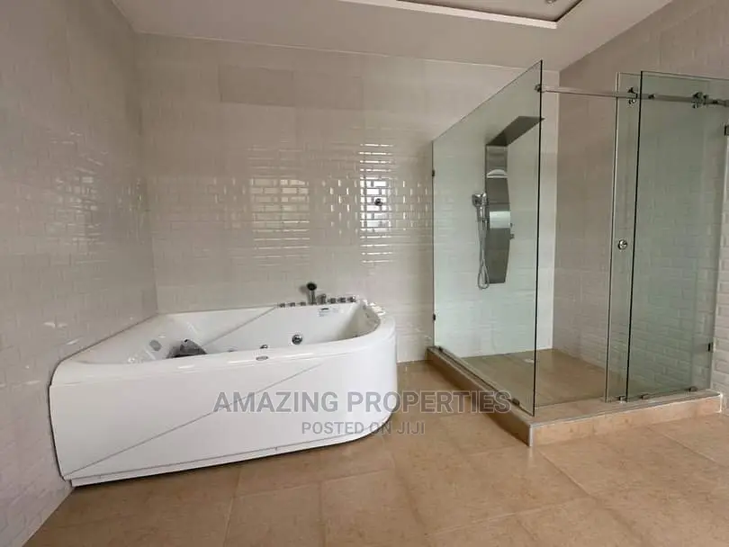 5bdrm House in Airport Residential Area for sale