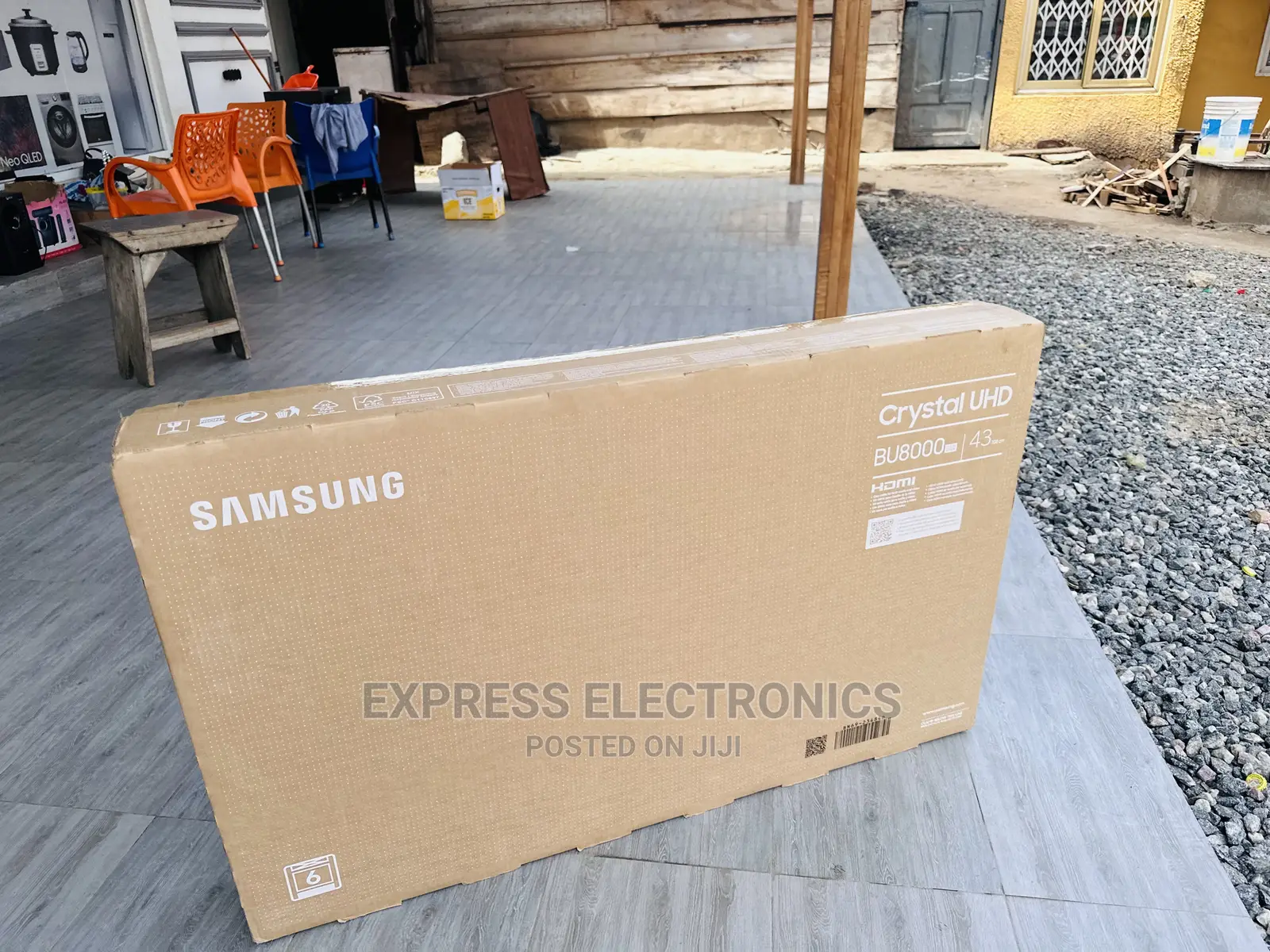 Enjoy  With Bluetooth Samsung 43”Bu8072 UHD Smart Glossy
