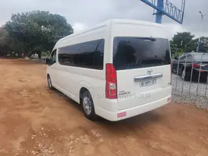 Toyota Hiace Bus 13 Seater for Rental Comes With Driver