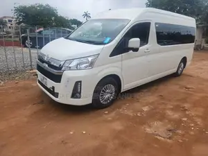 Toyota Hiace Bus 13 Seater for Rental Comes With Driver