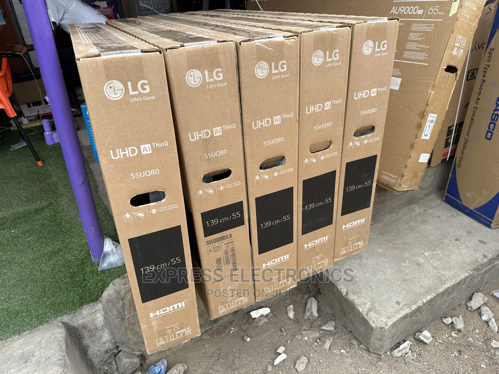 Enjoy With Bluetooth LG UHD Glossy Black 55”Uq8003 Tv