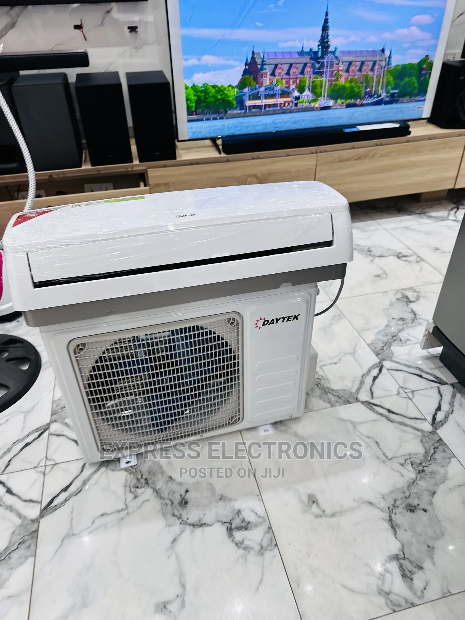 Auto Defrosting Split R410 Fas 1.5hp Daytek AC