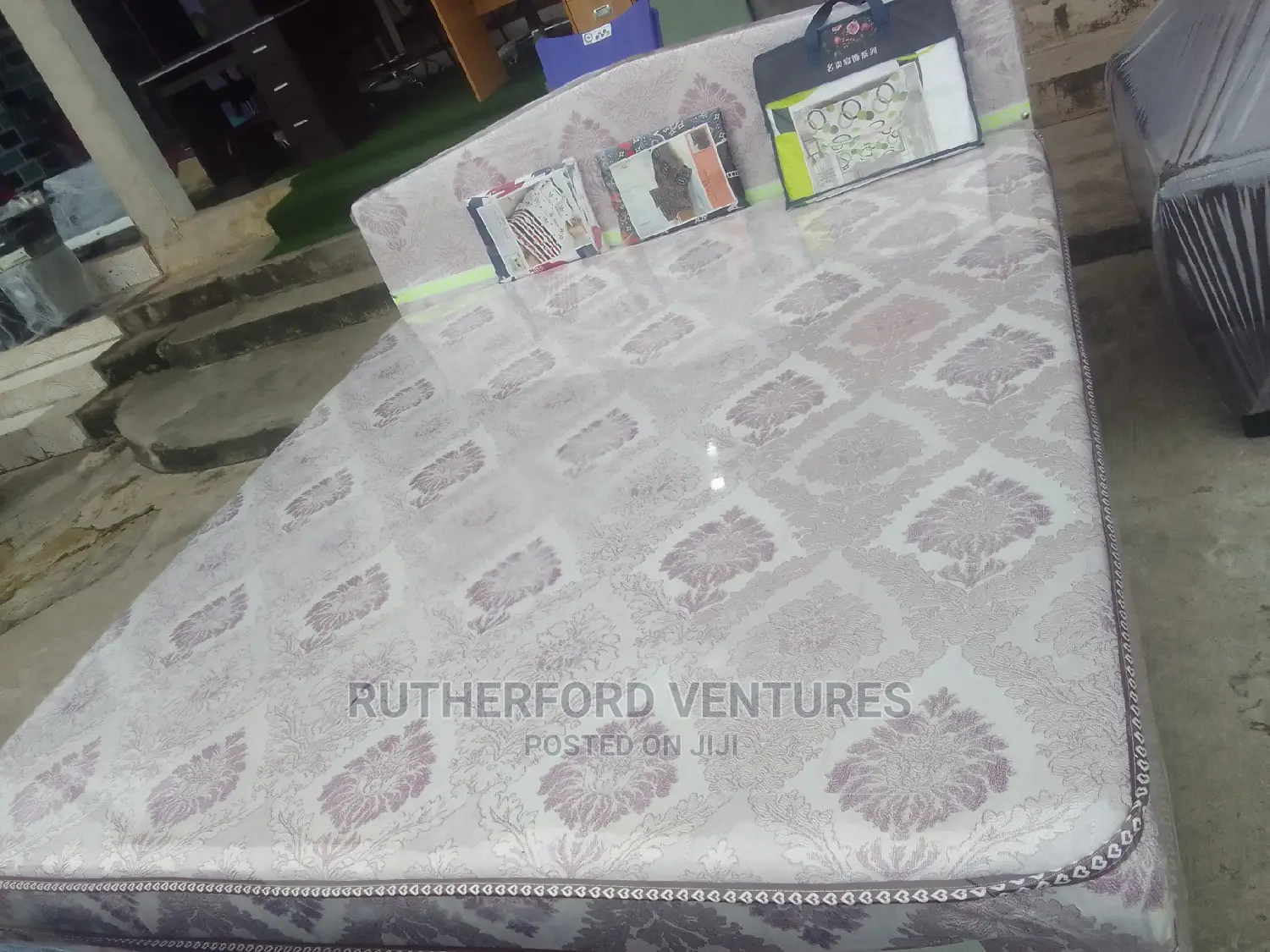 Queen Size Complete Bed