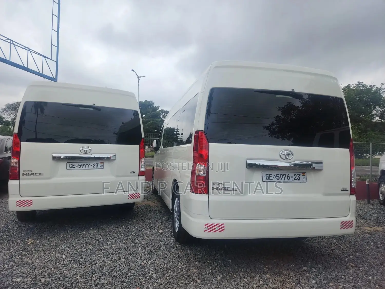 Car For Rent Hiace 13 Seater Bus For Rent