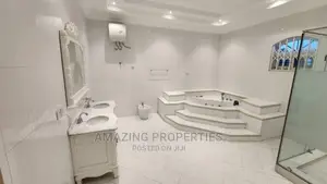 5bdrm House in East Legon for rent