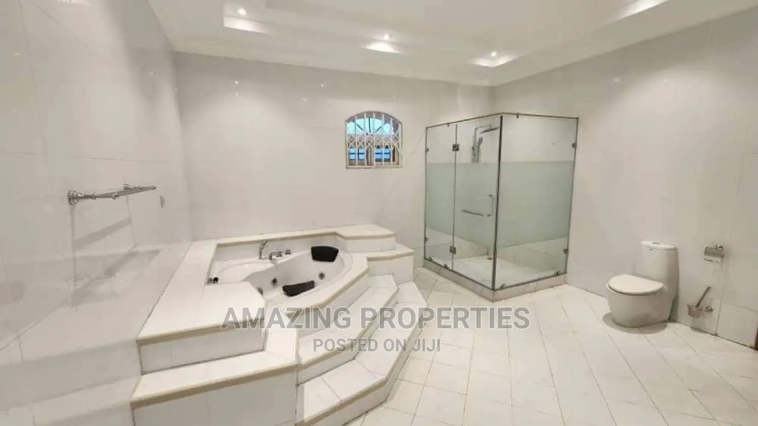 5bdrm House in East Legon for rent