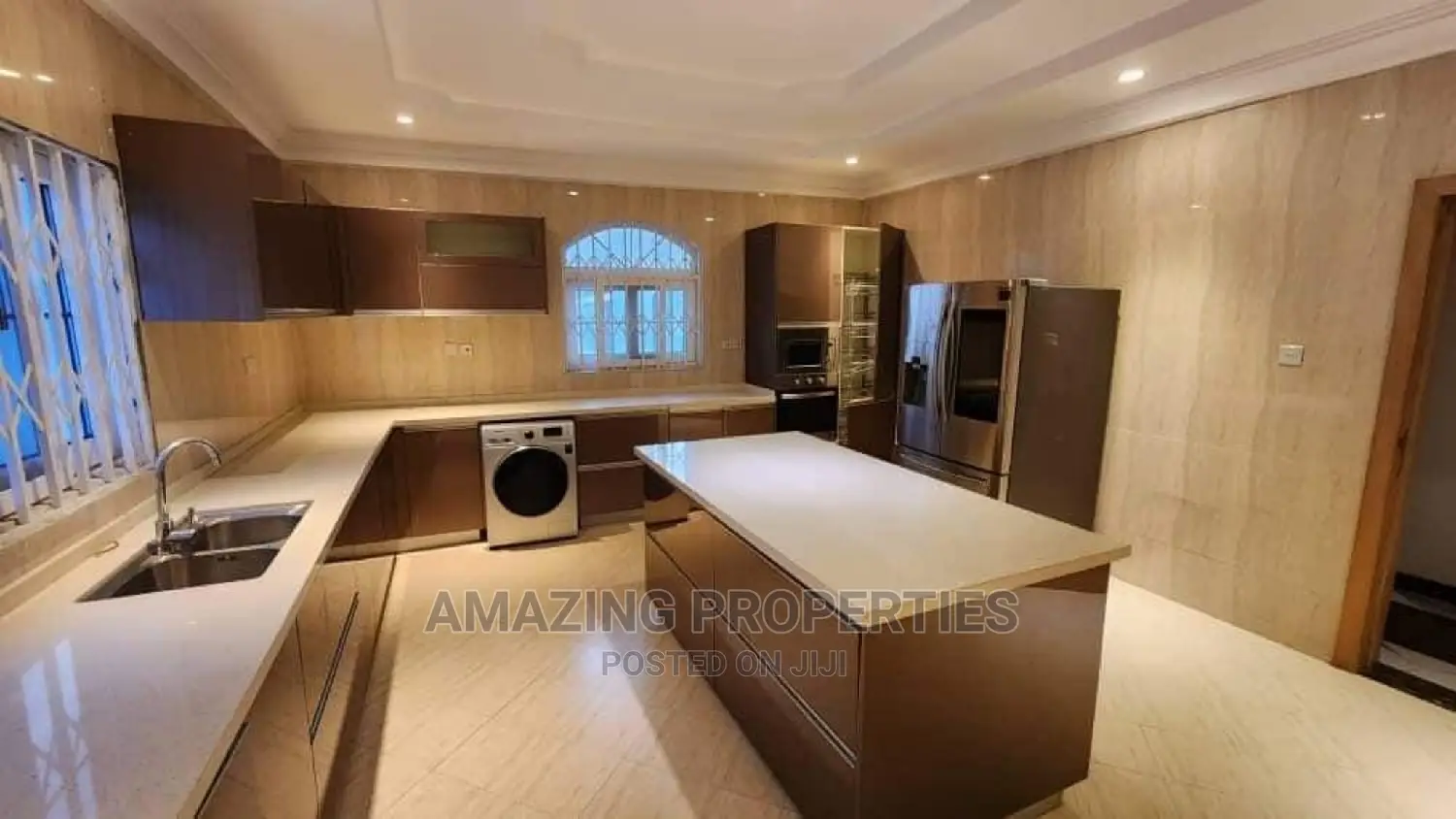 5bdrm House in East Legon for rent