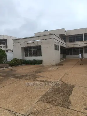 7bdrm House in Seekers Realty, Dzorwulu for sale