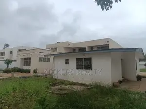 7bdrm House in Seekers Realty, Dzorwulu for sale