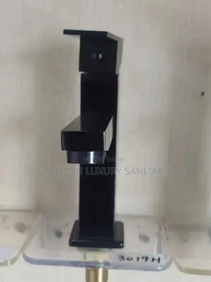 Modern Washbasin Single Handle Basin Tap