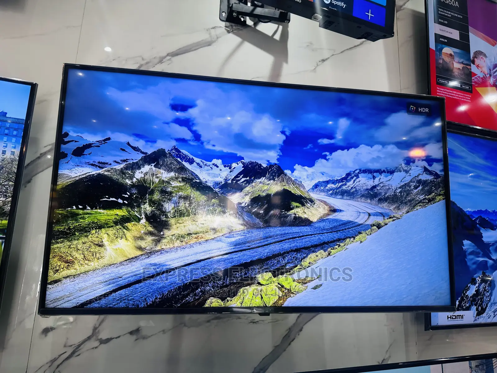 Smart Connectivity Airplay Samsung UHD 43”Bu8072