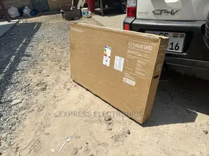 A New Slim Samsung UHD Smart 50”Au9000 Design