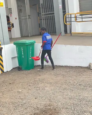 Warehouse Compound Cleaning