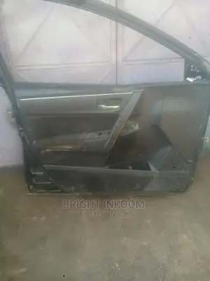 Toyota Corolla 2013 2014 2015 2016 Front Door