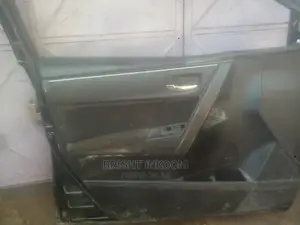 Toyota Corolla 2013 2014 2015 2016 Front Door