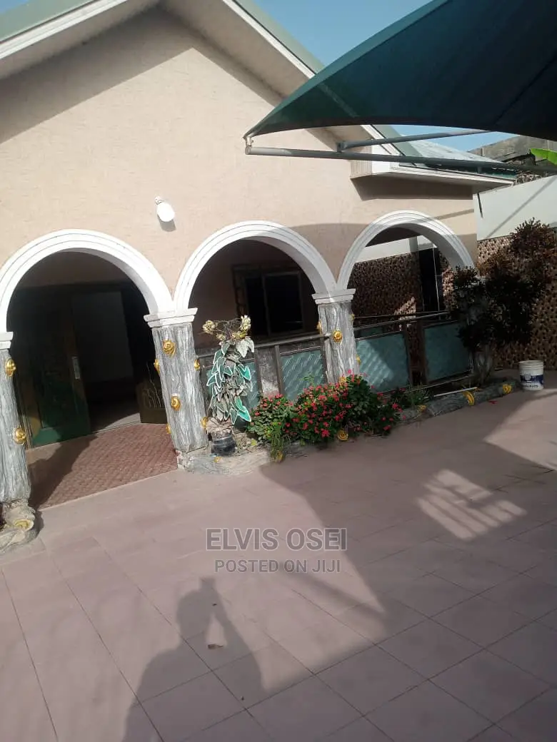 4bdrm House in 21, Kasoa for sale
