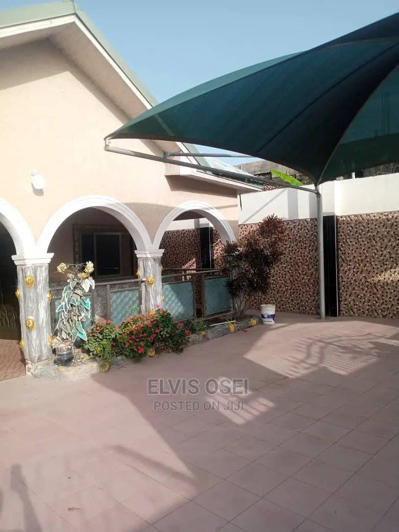 4bdrm House in 21, Kasoa for sale