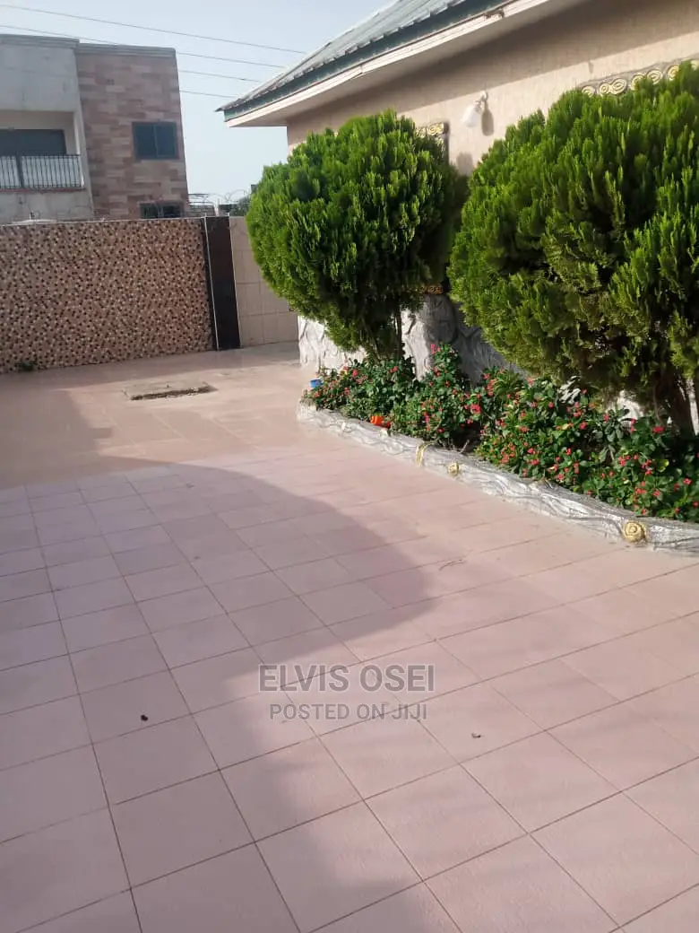 4bdrm House in 21, Kasoa for sale
