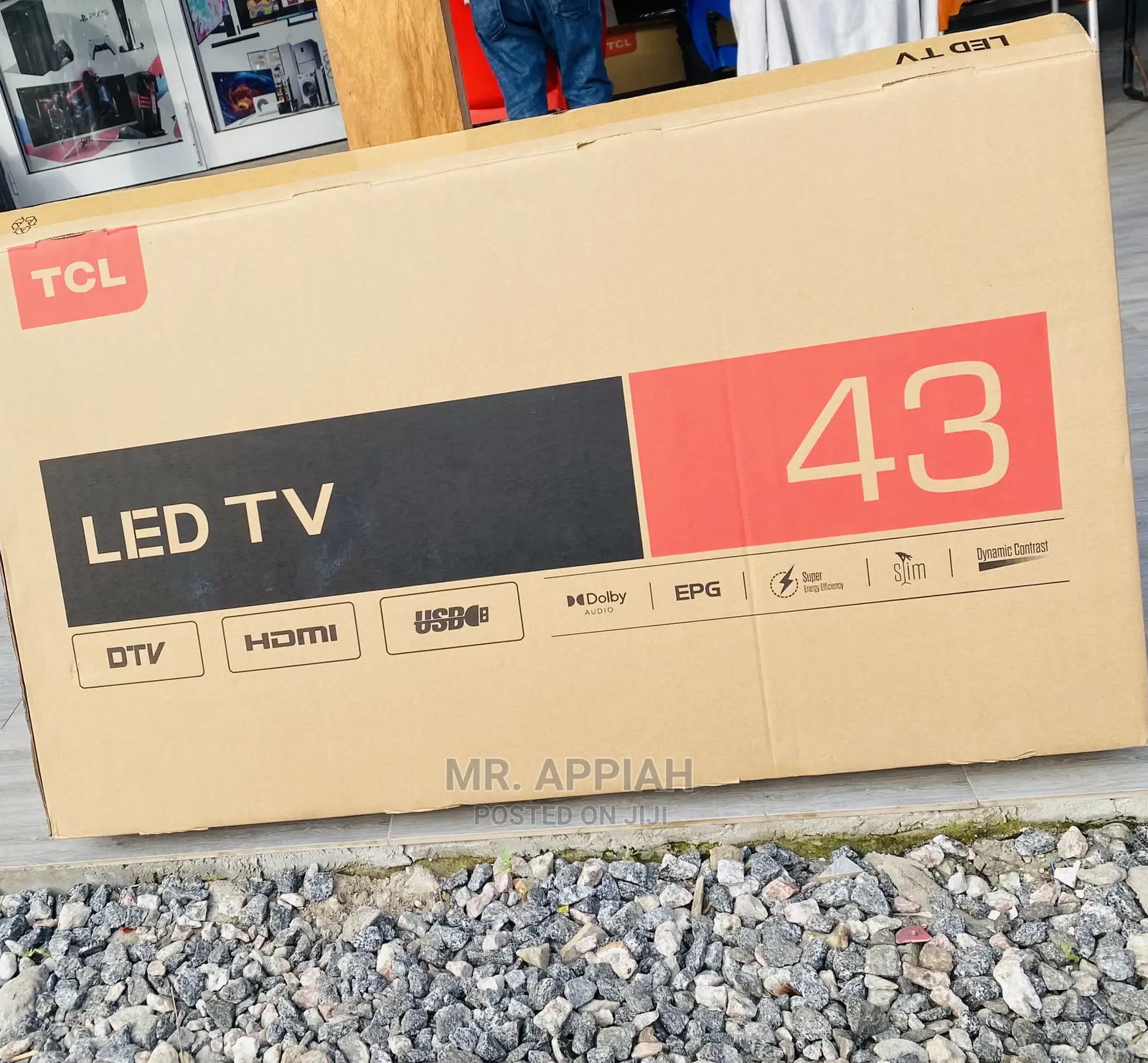 Latest Affordable and Durable TCL 43D3200 43 Inch LED Tv.