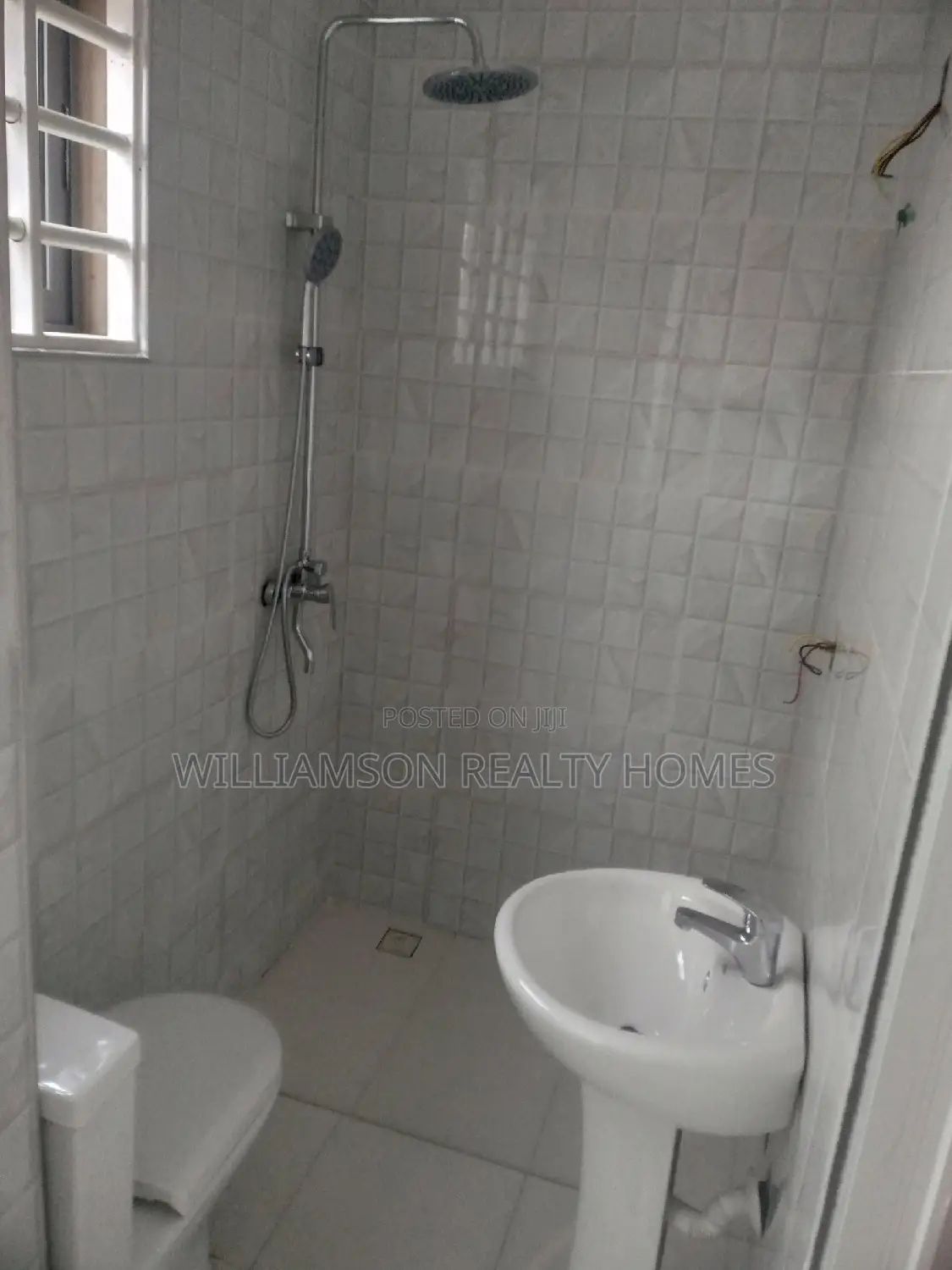 3bdrm House in Hfc Estate, Spintex for sale